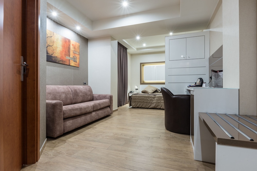 Superior Double or Twin Room - Photo 8