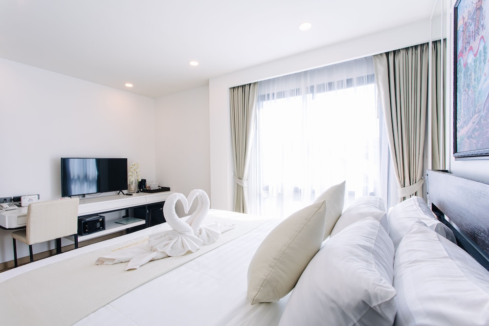 Deluxe Room - Photo 1