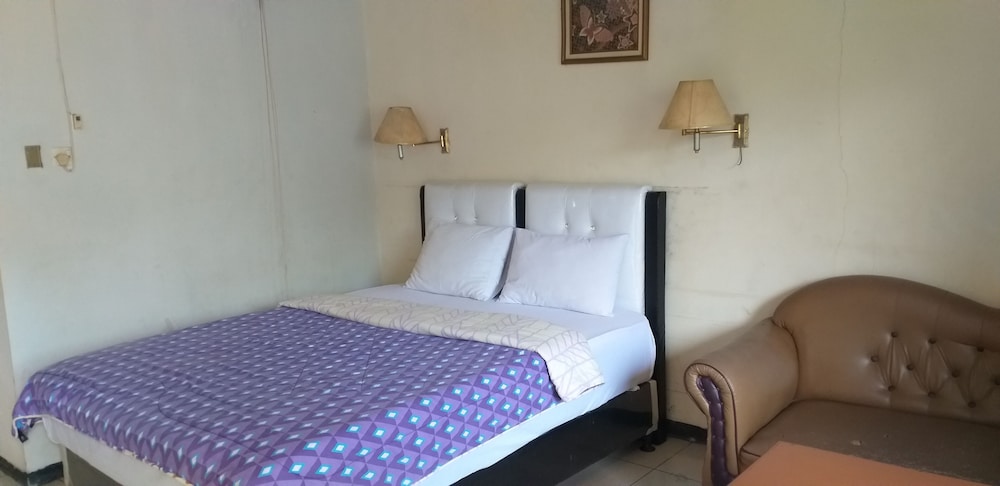 Junior Double or Twin Room photo 1