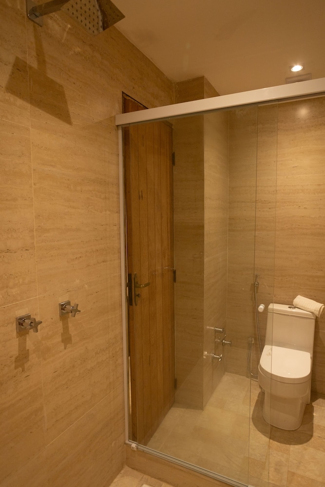 Economy Triple Room, Non Smoking, Courtyard Area photo 2