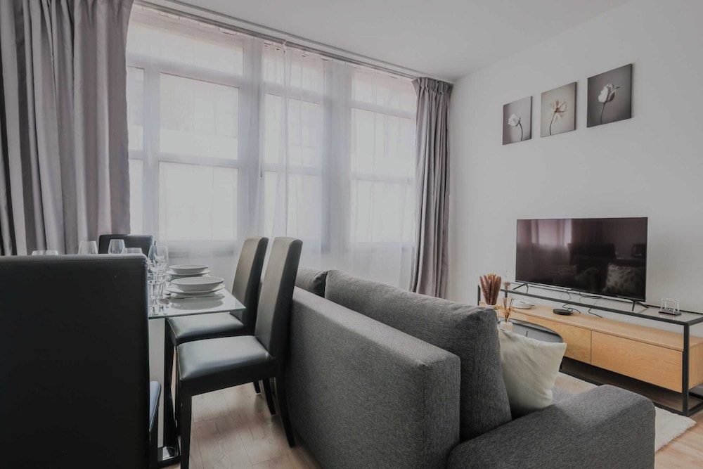 Apartment photo 1