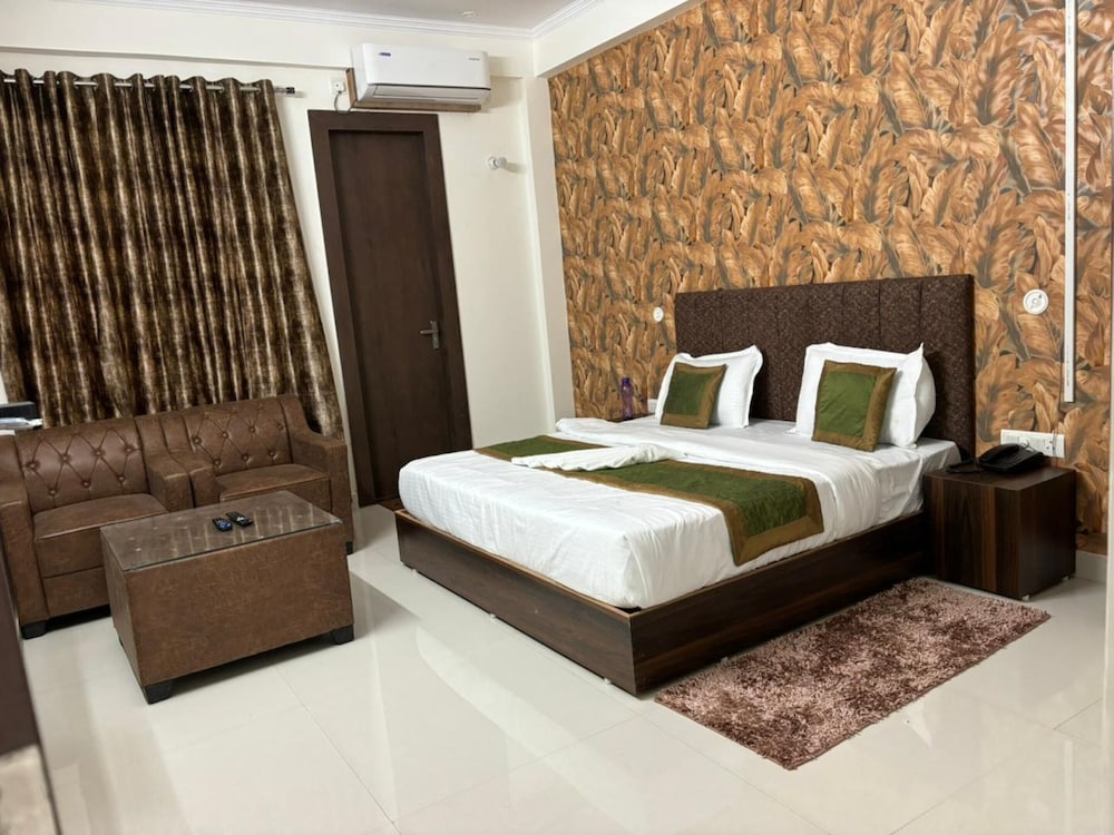 Deluxe Room - Photo 3