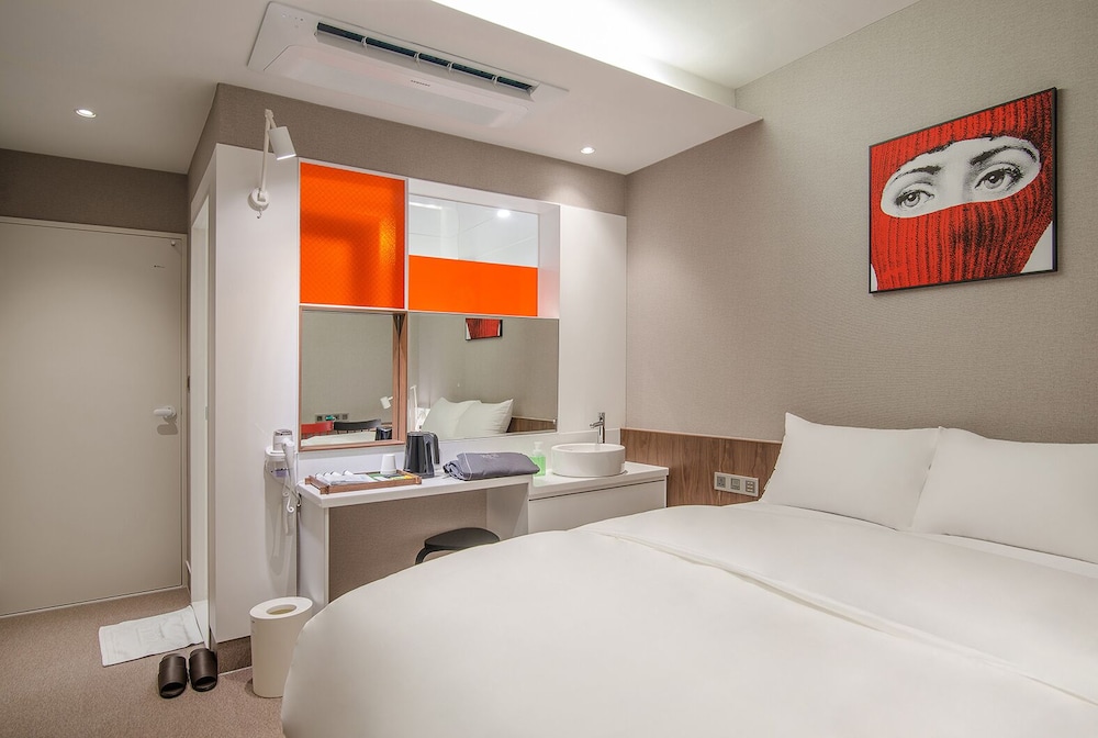 Premium Room - Photo 6