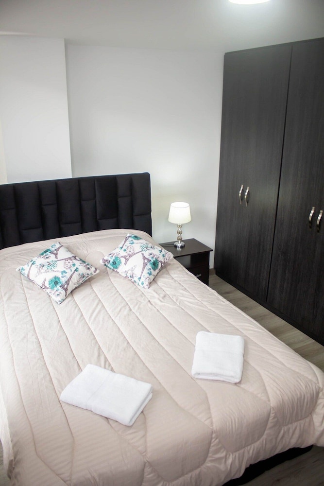 Basic Apartment photo 1
