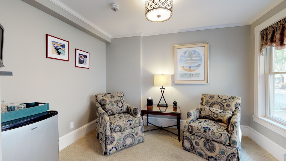 Suite, Private Bathroom (Lafayette - King Suite) photo 3