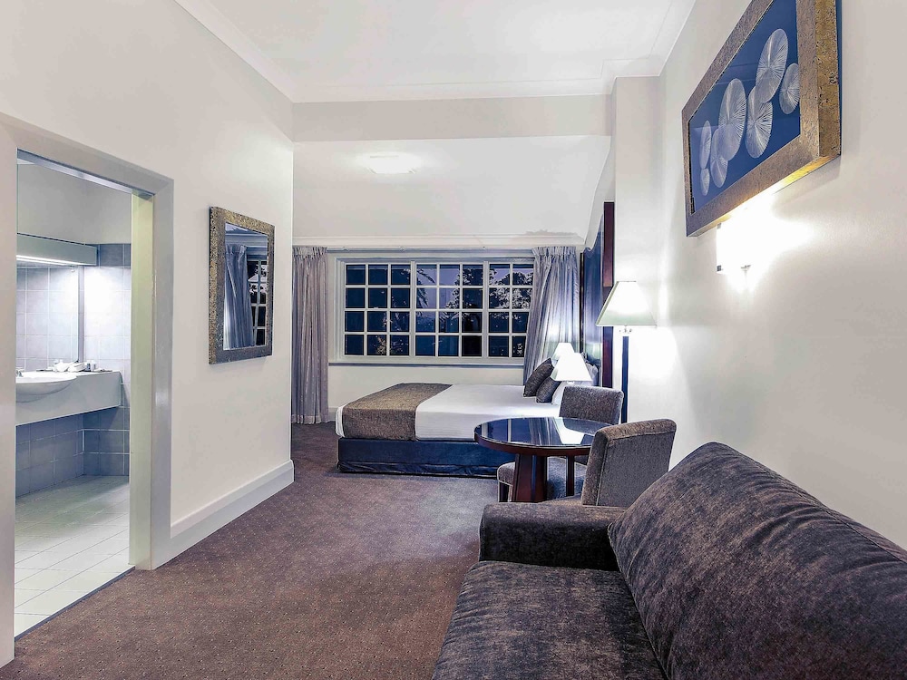 Standard Room, 1 Queen Bed - Photo 4