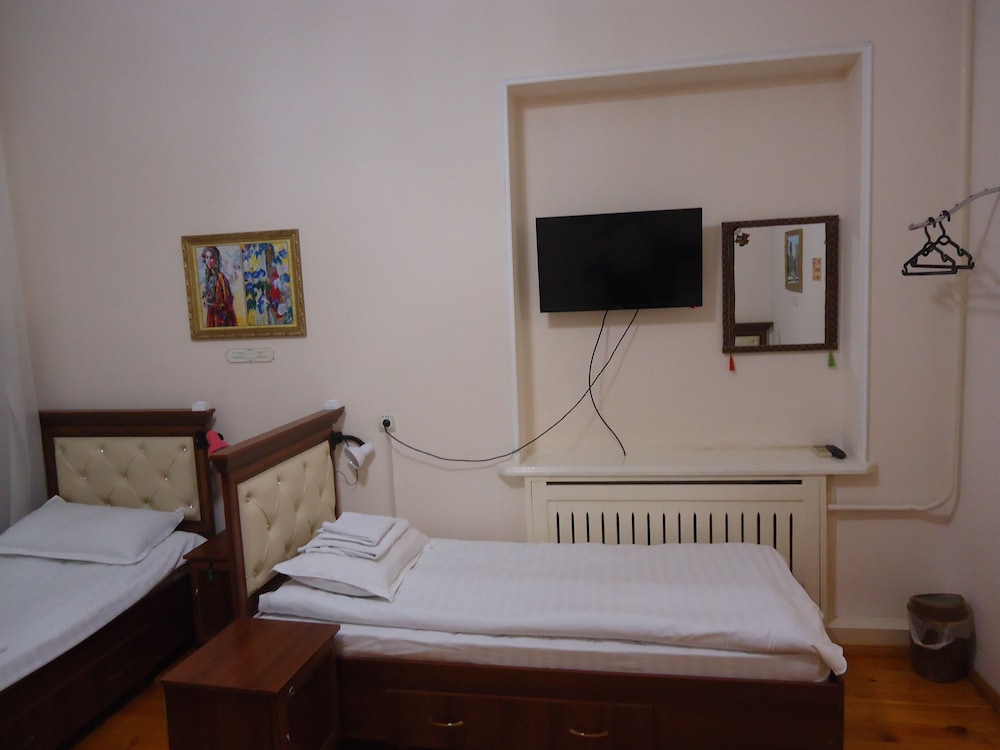 One Bed in 4 Bed Female Dorm photo 3