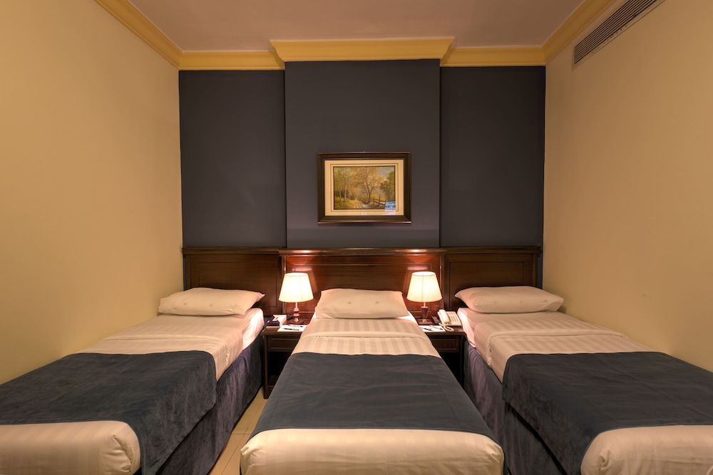 Basic Triple Room photo 2
