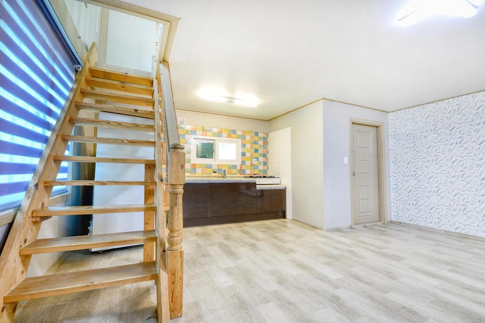 Basic Room, 1 Bedroom (Mirea) - Photo 9