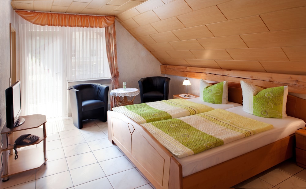 Double Room 4 photo 1