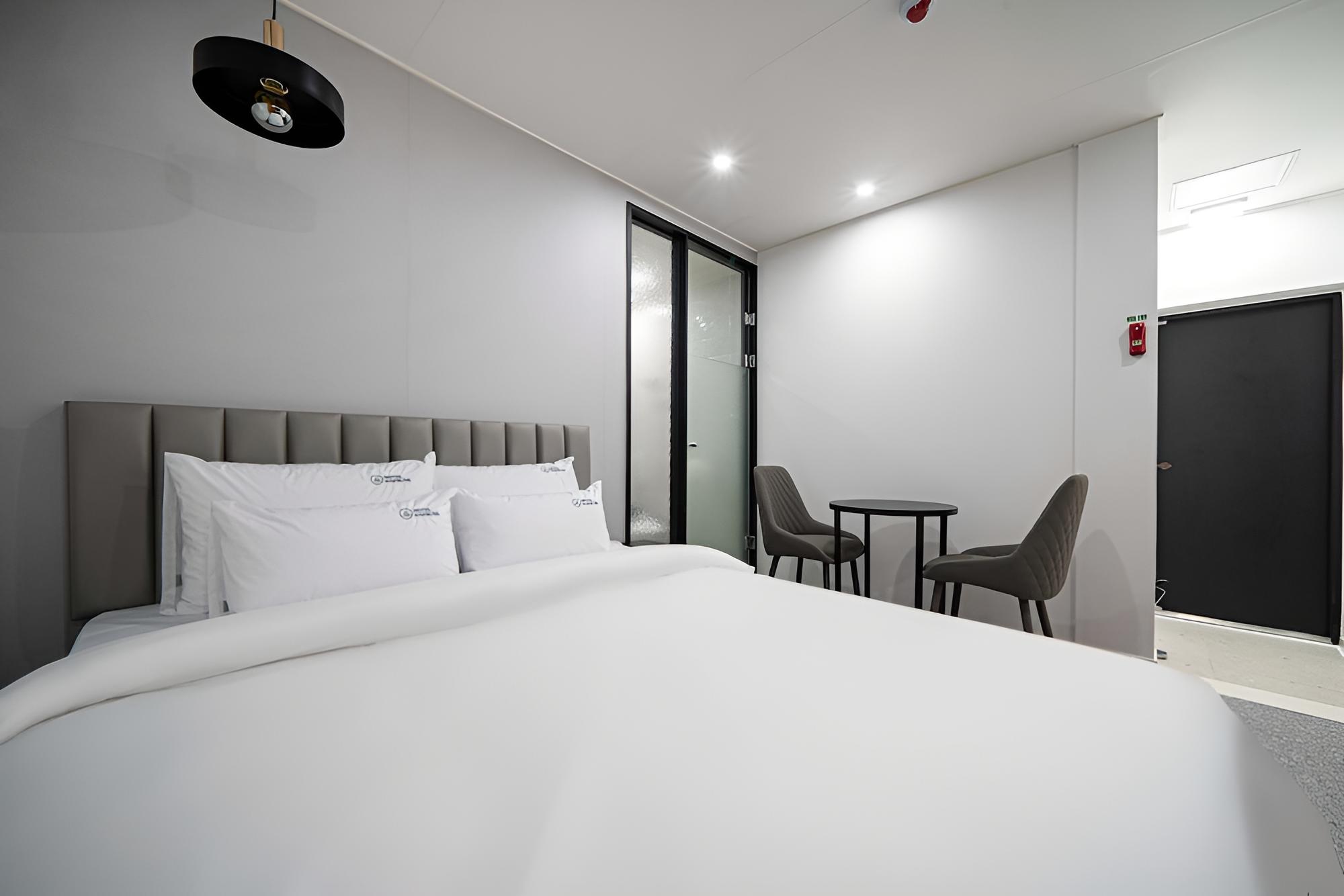 Standard Double Room - Photo 2