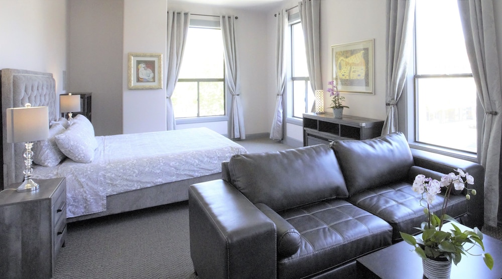 King Suite with Sofa Bed