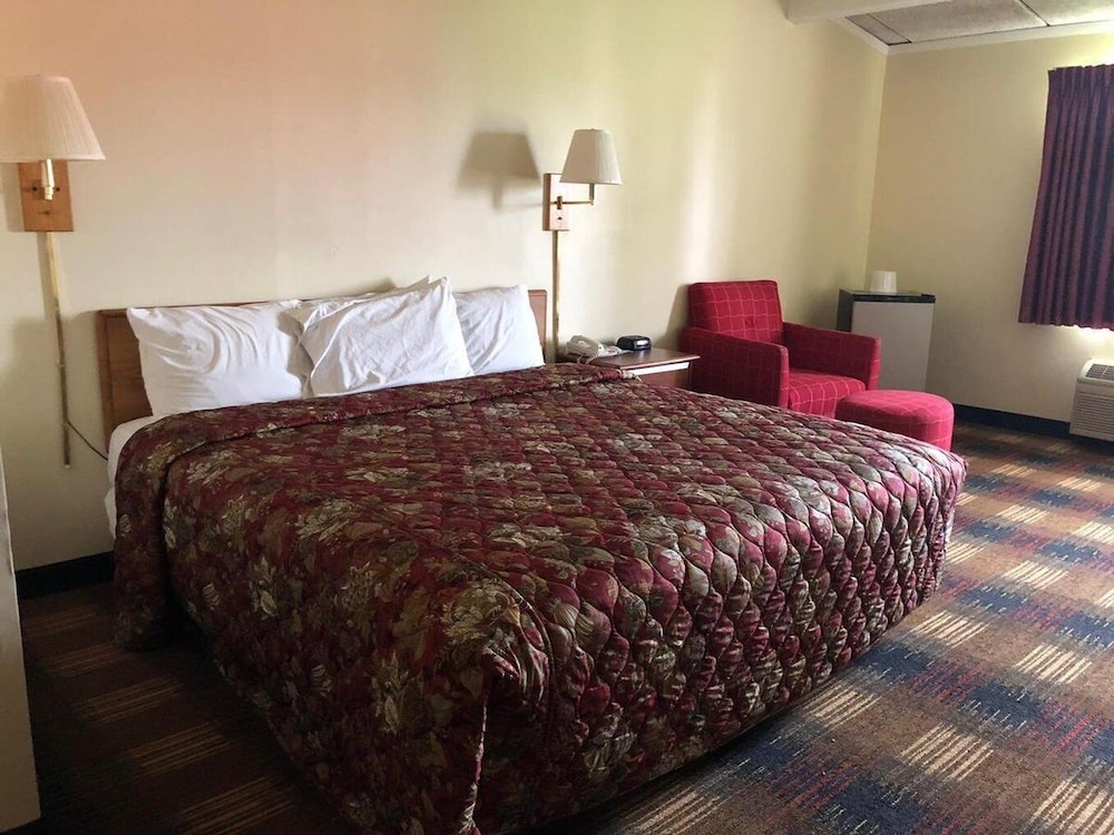 Standard Room, 1 King Bed - Photo 9