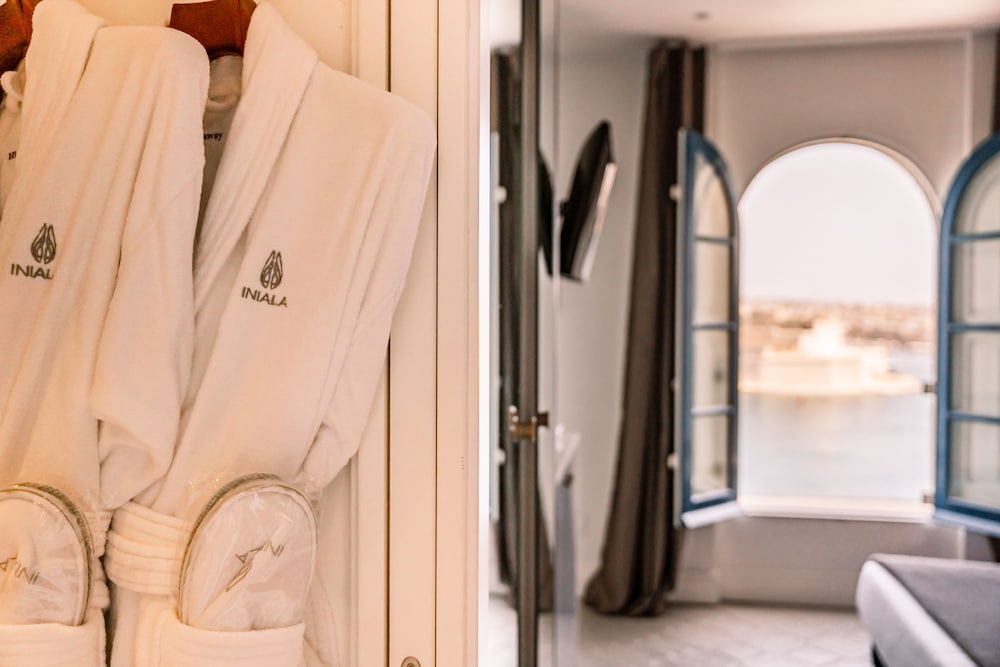 Hideaway Harbour View Pool Suite (Annex) - Photo 11