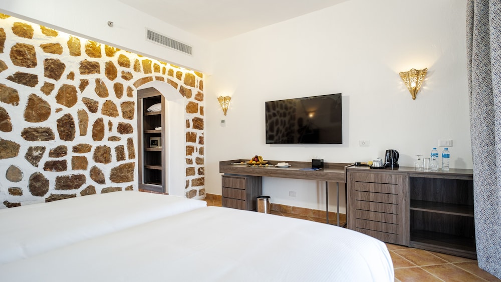 Deluxe Double Room, Garden View - Photo 2