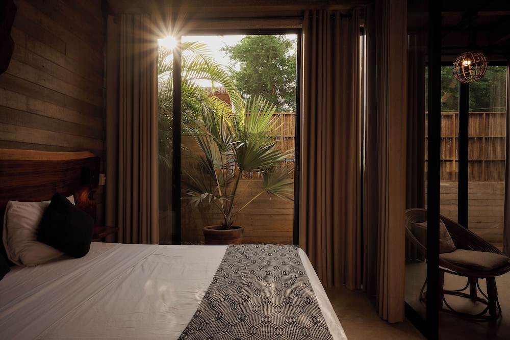 Deluxe Suite, 1 King Bed photo 3