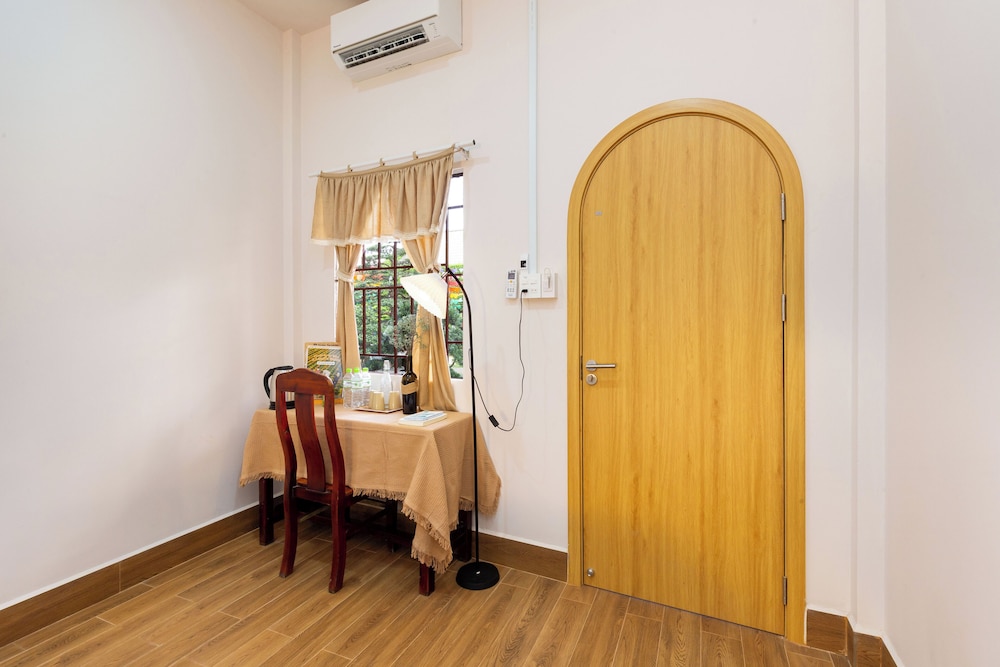 Classic Room, Balcony, Garden View photo 3