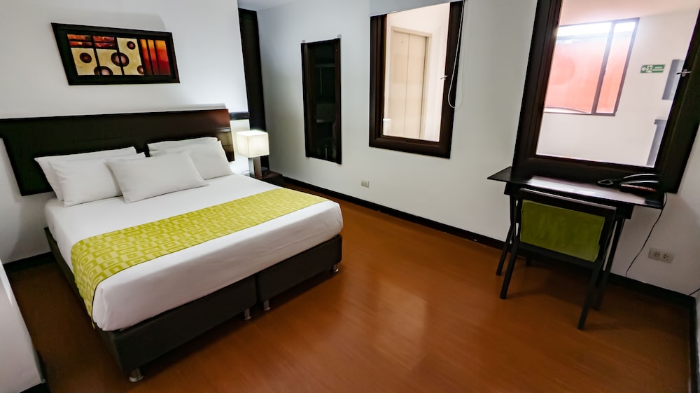 Standard Double Room - Photo 9