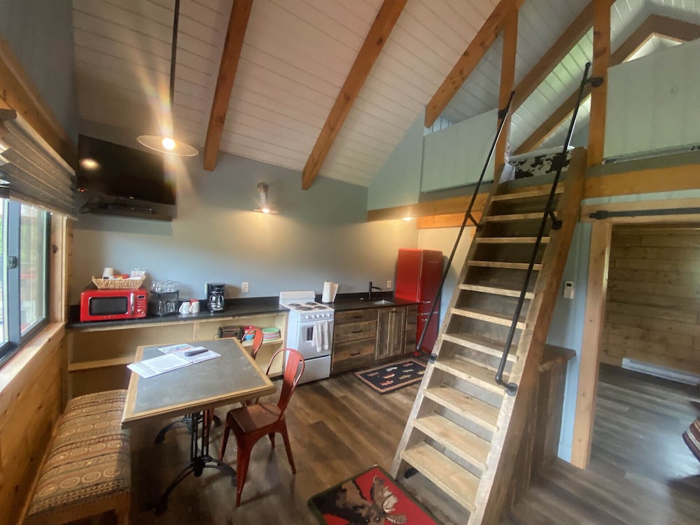 Deluxe Cabin photo 3