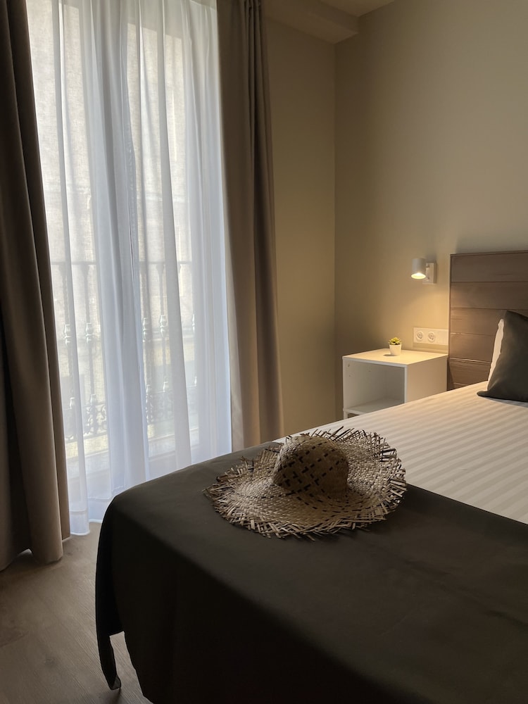 Standard Double Room - Photo 3
