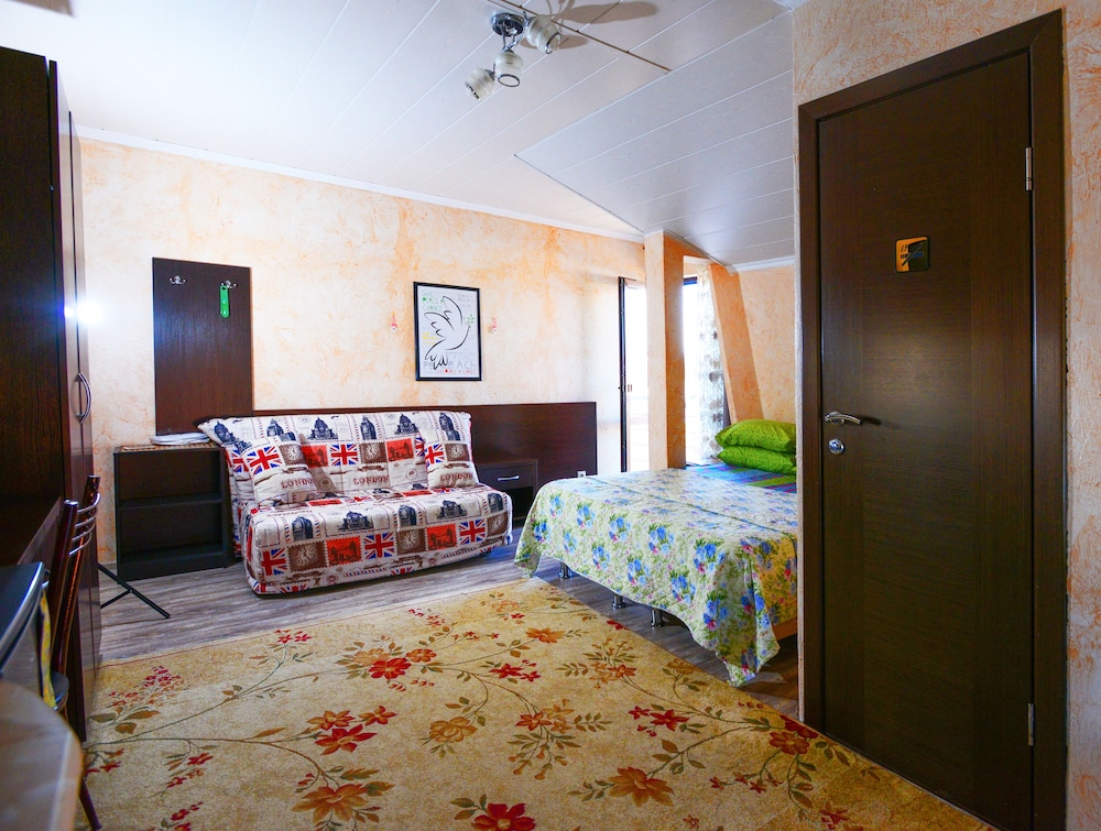Family Studio, Kitchen