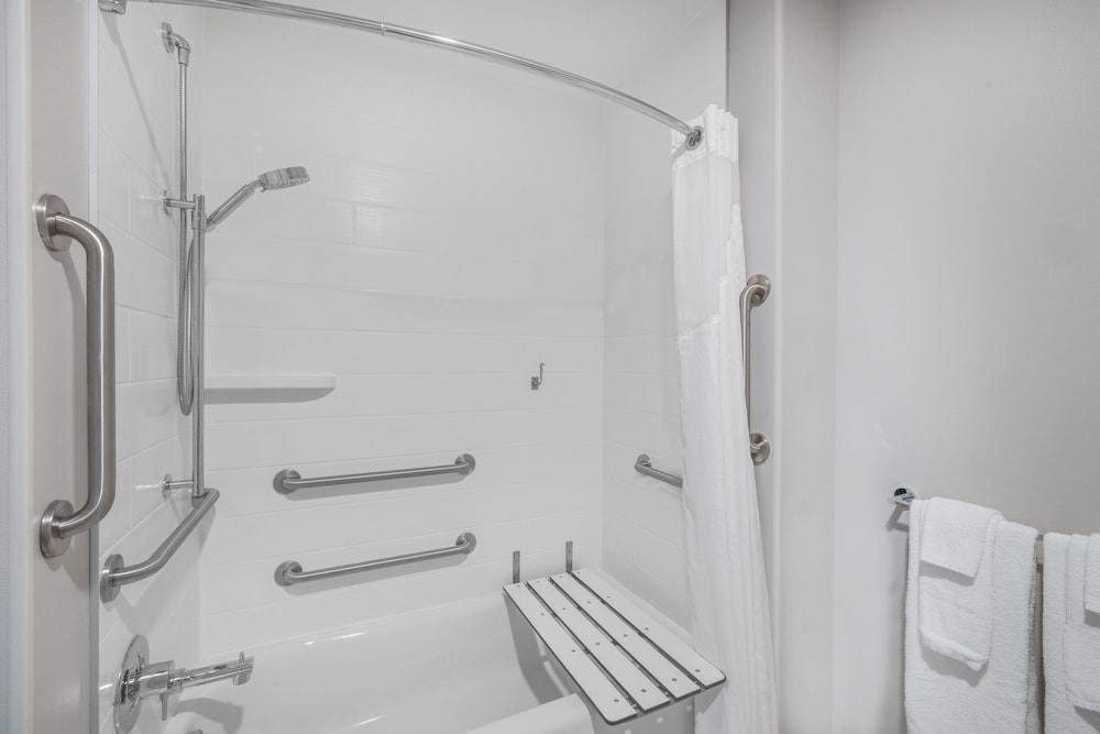 Suite, 1 King Bed, Accessible (Communications, Mobility) - Photo 3
