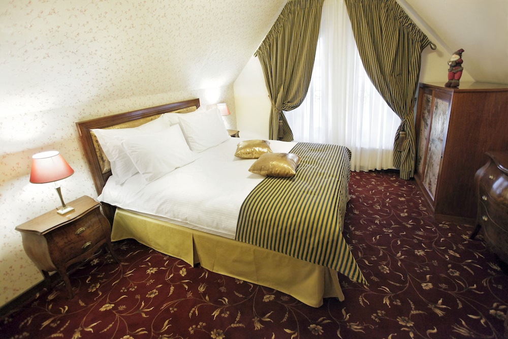 Deluxe Suite photo 2