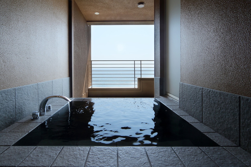 Japanese Style Room With Private Open-Air Bath B/C, Non Smoking, Cash Only On Site Payment - Photo 4