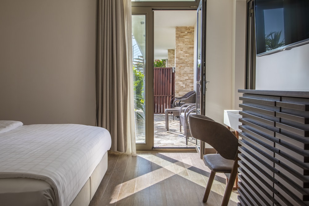 Standard Room, Garden View
