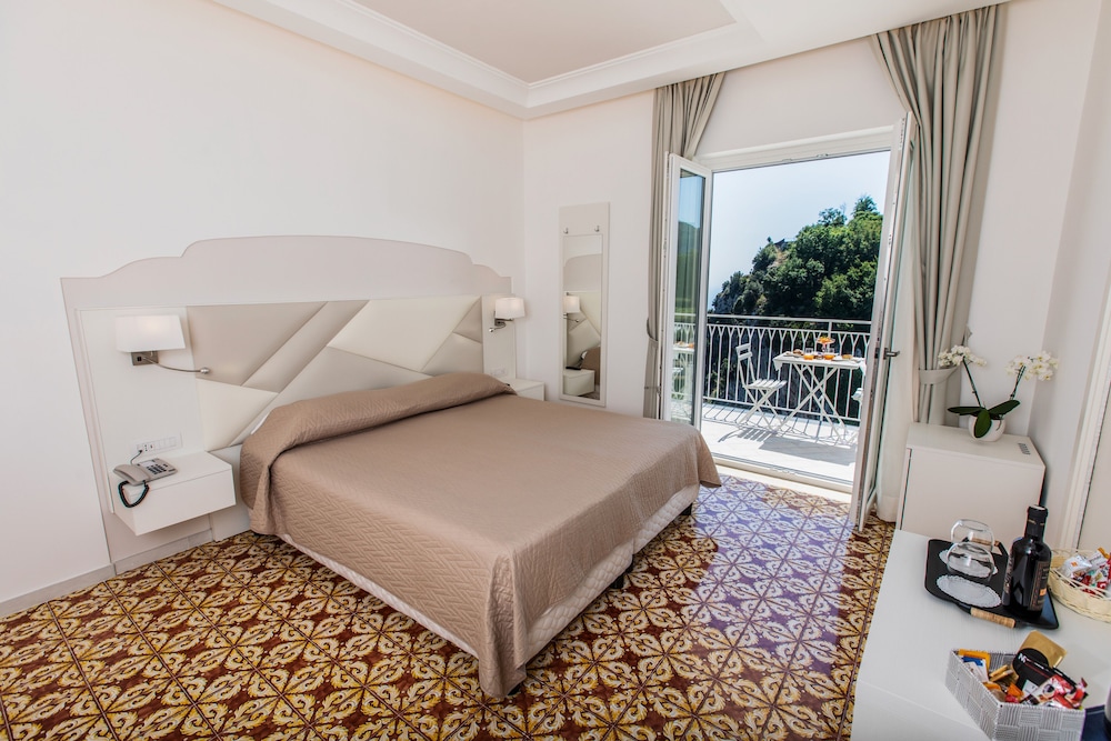 Deluxe Triple Room, Sea View