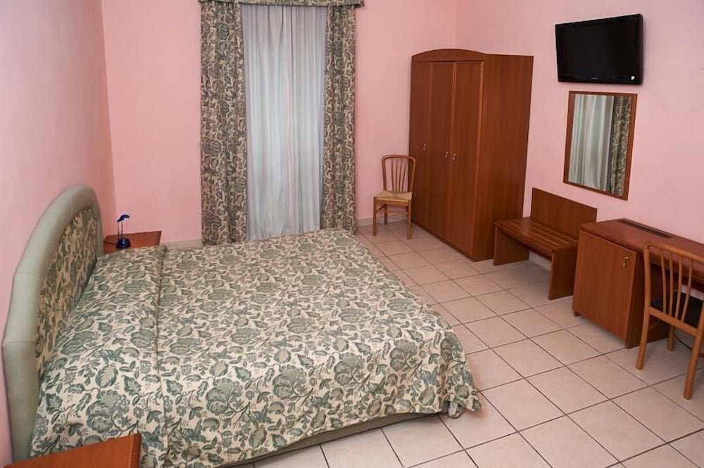 Double or Twin Room photo 3