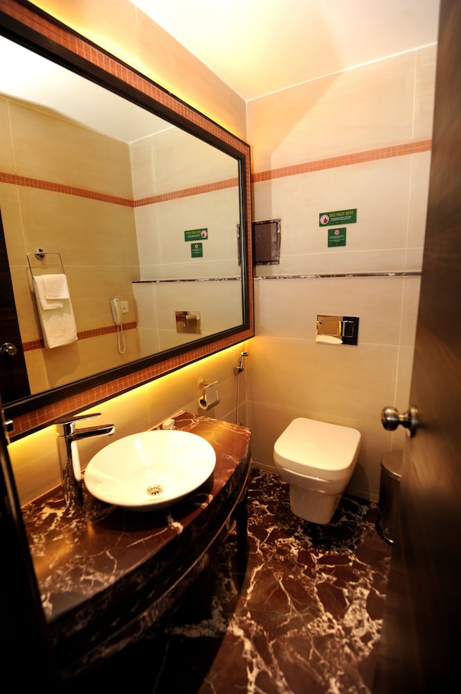Deluxe Twin Room - Photo 6