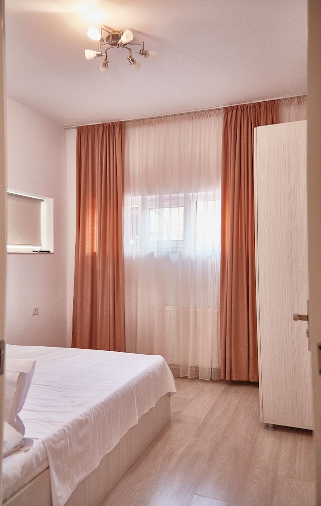 Deluxe Quadruple Room, 3 Bedrooms, Non Smoking, Balcony photo 3