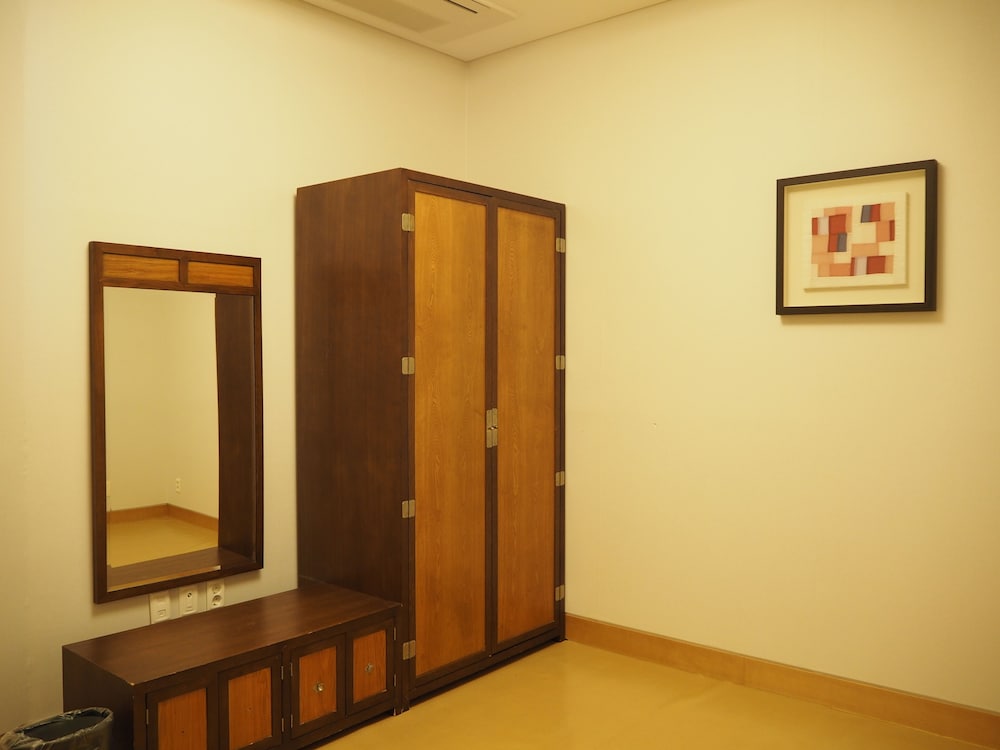 Family Room, 2 Bedrooms (1 Double & Japanese Futon) photo 3