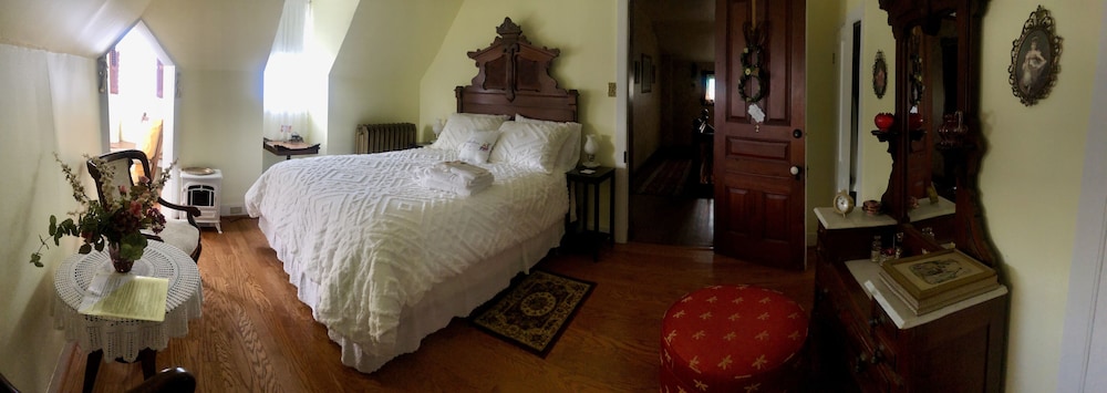 Room (Turret Room)
