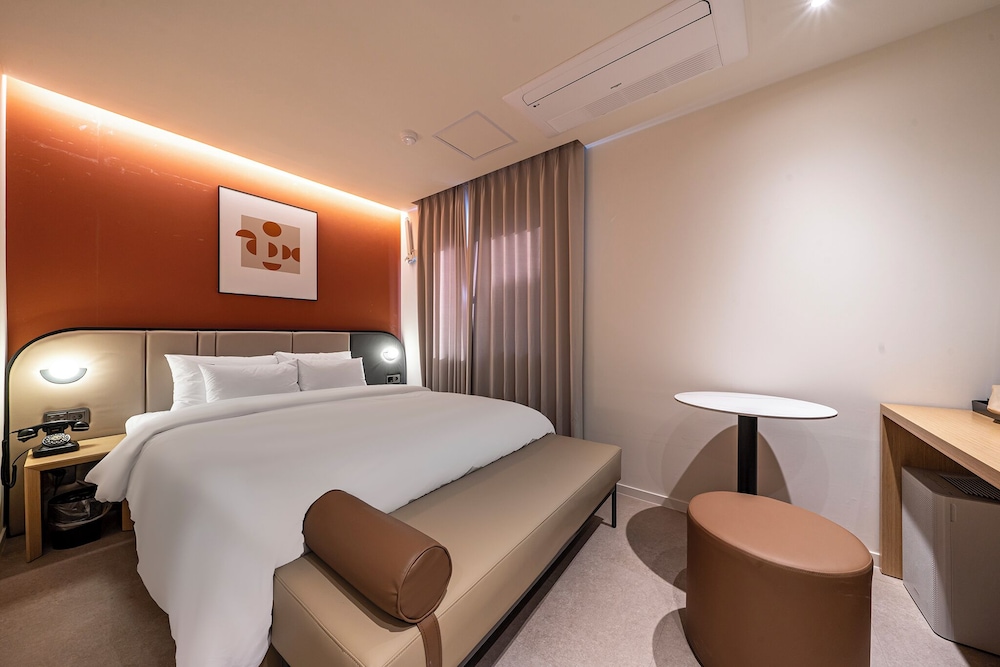 Deluxe Room - Photo 3