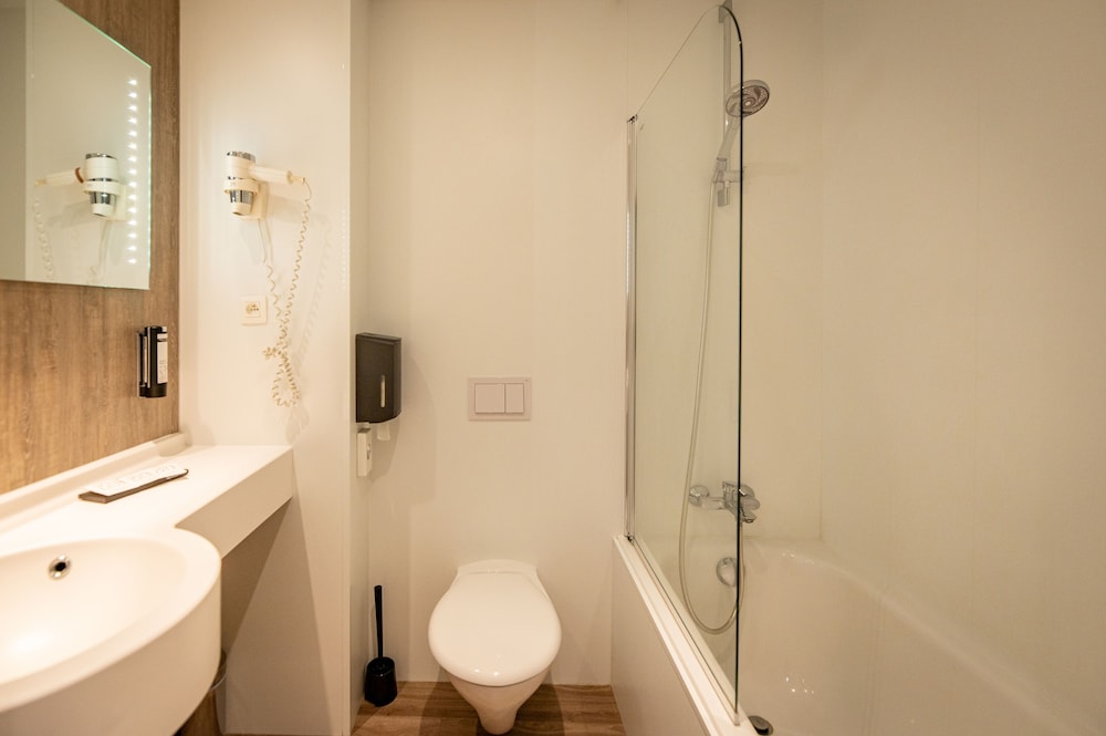 Executive Double Room - Photo 7