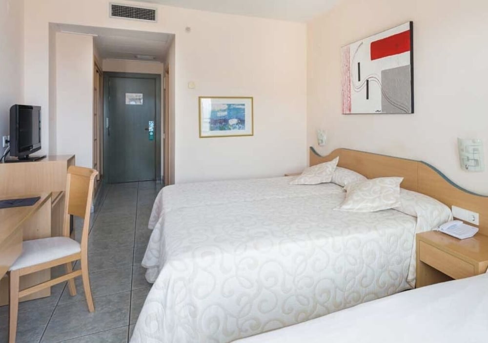 Triple Room, Balcony (3 Adults) - Photo 3