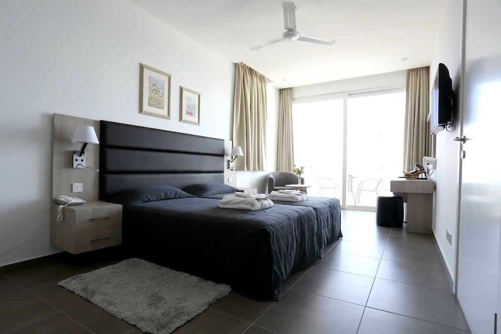 Superior Room, Garden View - Photo 7