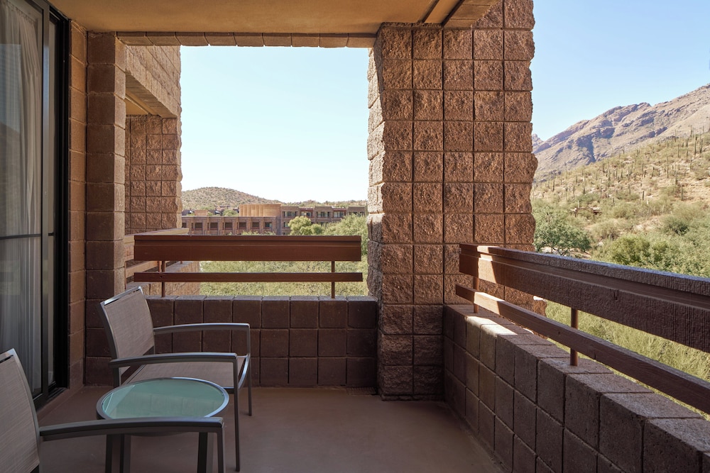 Suite, 1 King Bed, Hearing Accessible (Saguaro) - Photo 6