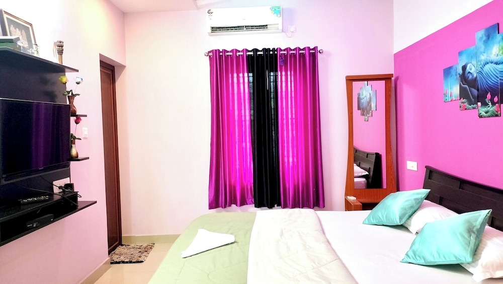 Comfort Double or Twin Room, Balcony, Courtyard View photo 2