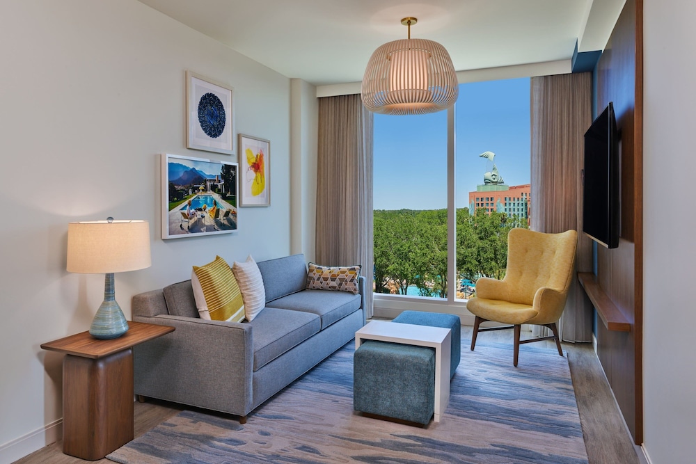 Signature Suite