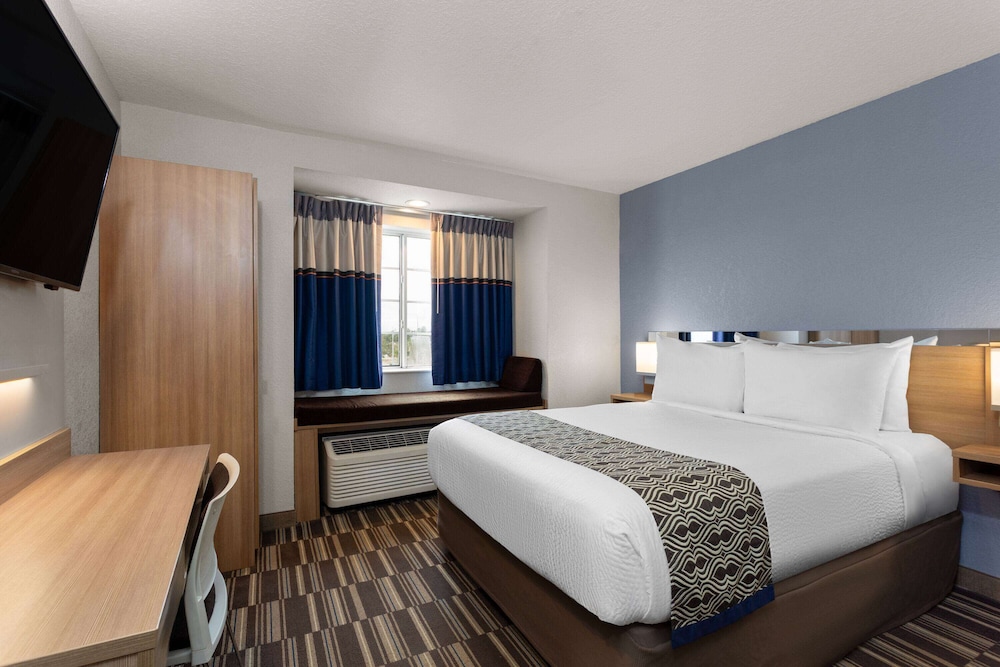 Studio Suite, 1 Queen Bed, Non Smoking - Photo 2