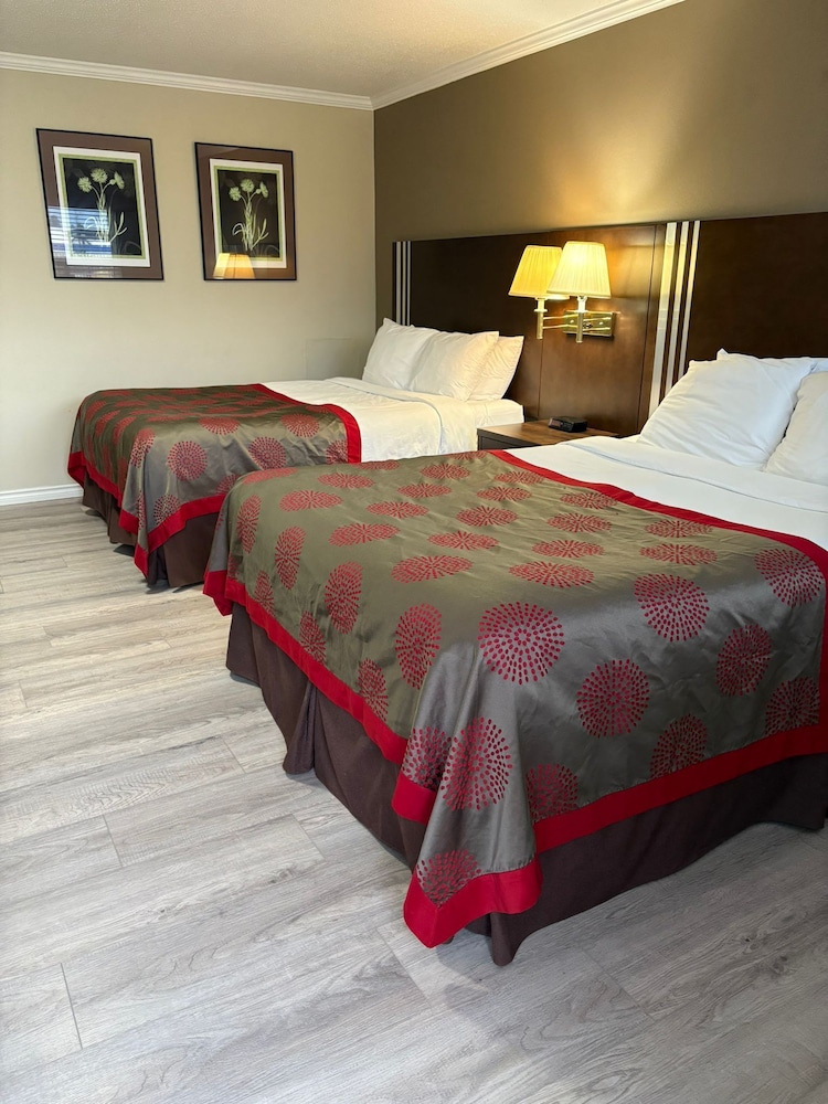 Deluxe Room, 2 Queen Beds photo 1