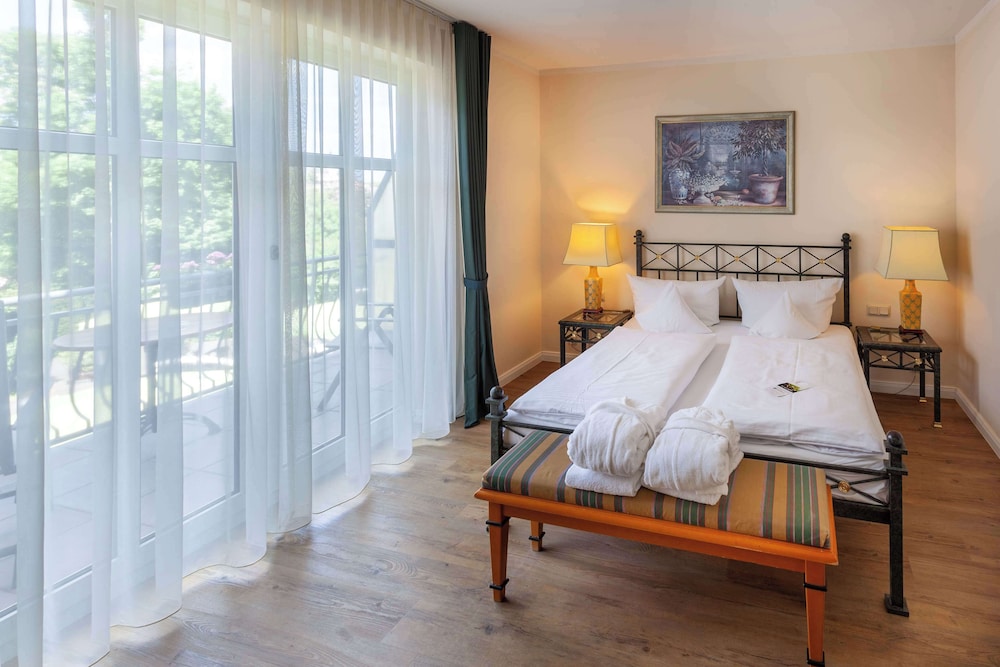 Comfort Room, 1 Queen Bed photo 2