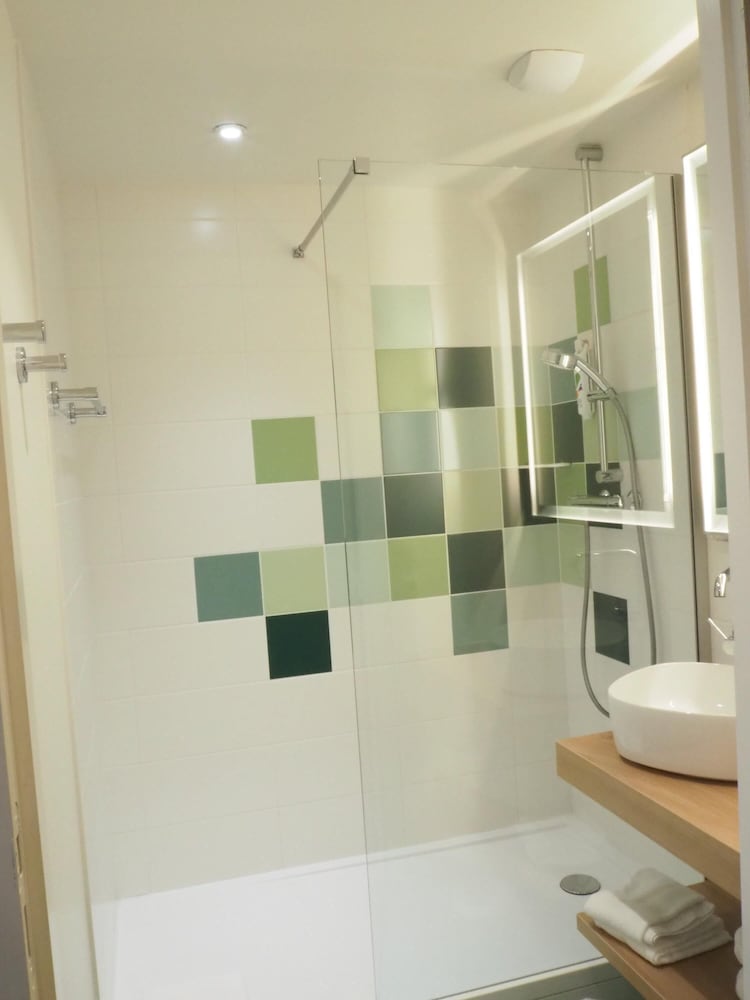 Standard Room, 2 Twin Beds - Photo 4