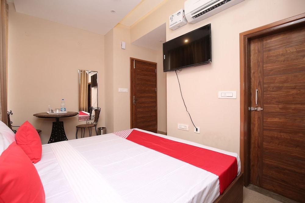 Deluxe Double or Twin Room, 1 King Bed photo 1