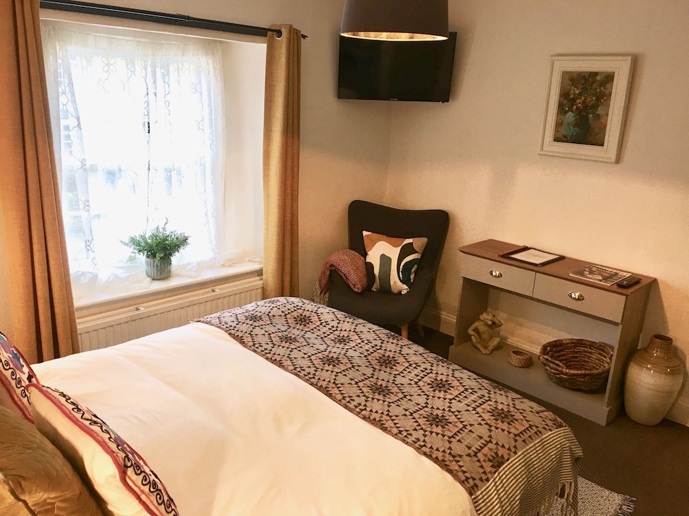 Standard Double Room, Ensuite - Photo 2