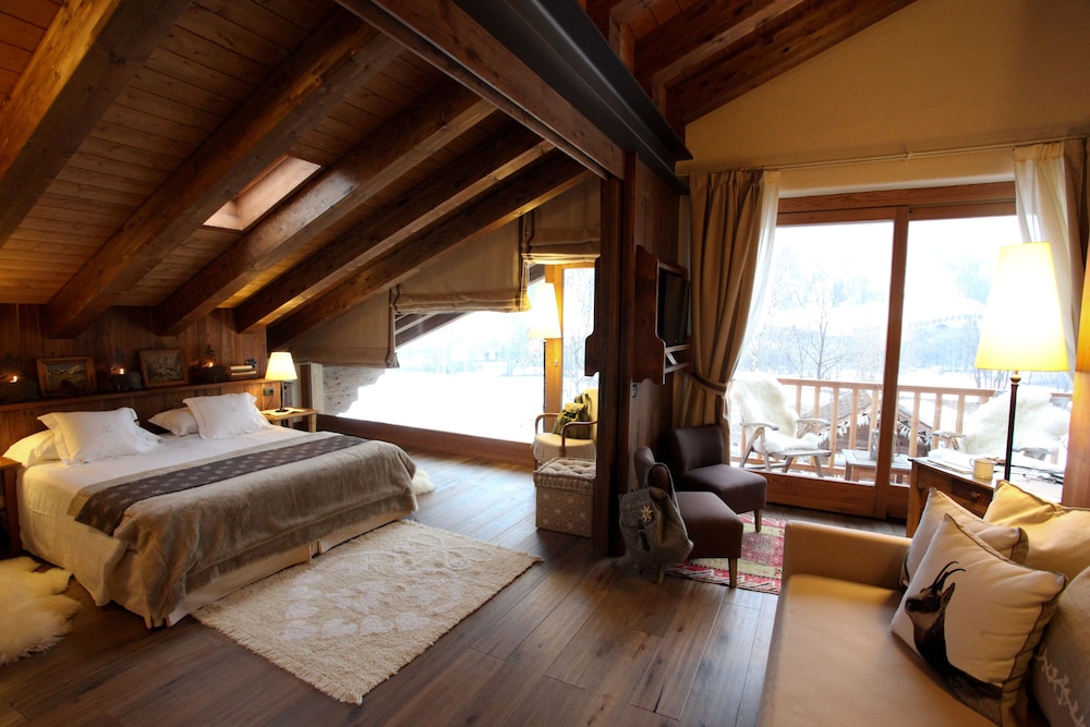 Suite, Balcony