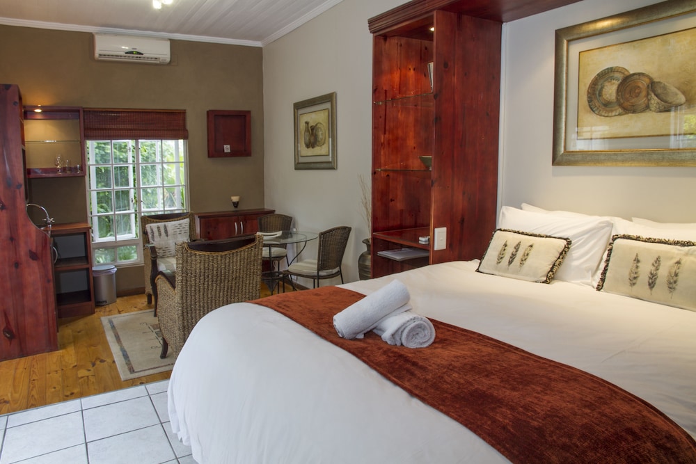 Room 2 luxury Queen